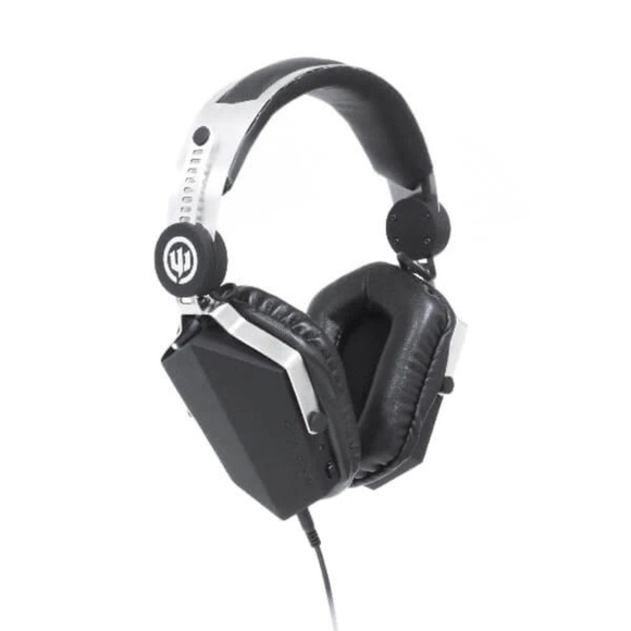 WICKED AUDIO 🎧 REVOLT HEADPHONES  *** RETAILS FOR $199 *** - Picture 1 of 6
